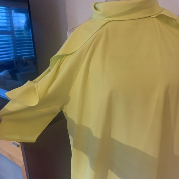 Green blouse - Picture 2 of 6